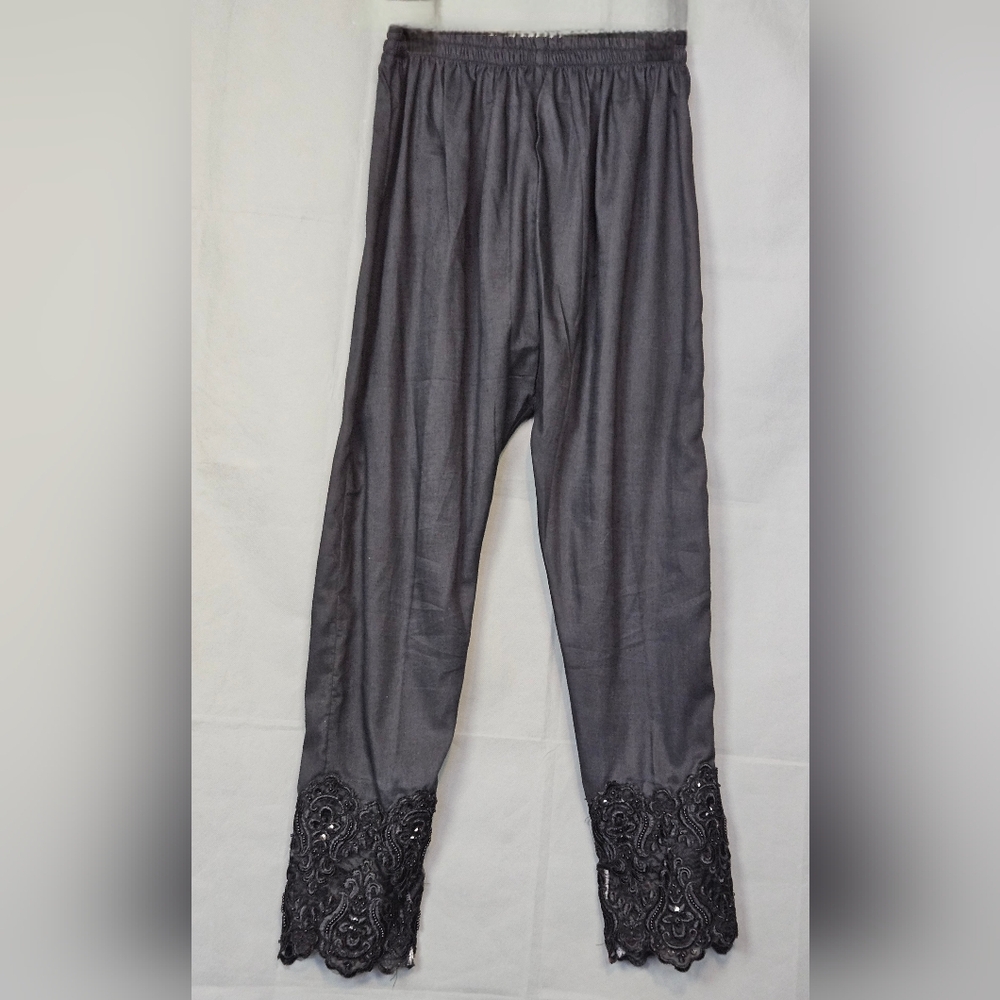 Chic Black Cropped Harem Pants with Lace Cuffed Hem